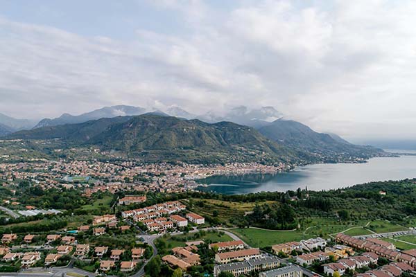 蘑菇视频官网最近突然被频繁提起，背后的原因有人已经猜到了，评论区比内容还敢说